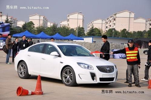 君威gs试驾视频,驾驭激情,尽享豪华驾控之旅